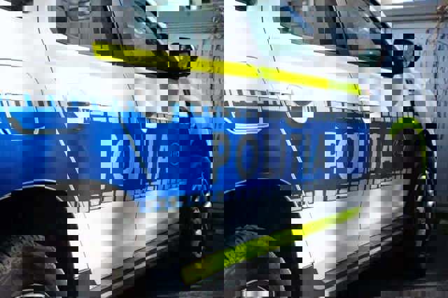 Un adolescent care a atacat un polițist aflat în timpul liber a fost reținut