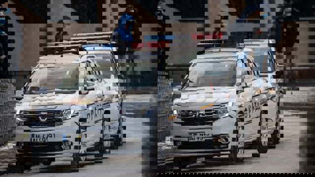 Un bărbat care și-a înjunghiat mortal fiul în urma unui conflict a fost reținut de polițiști