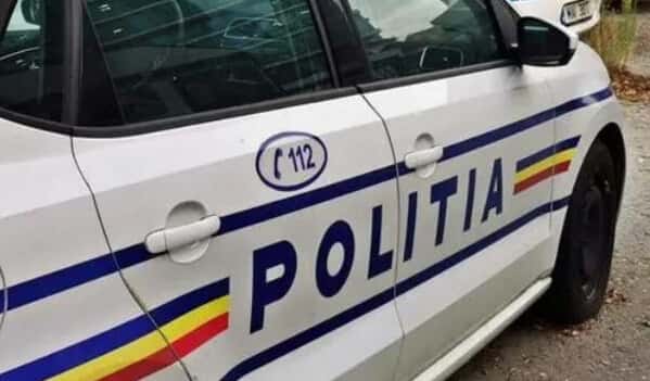 O fetiţă de 12 ani, grav rănită în timp ce traversa pe trecerea de pietoni