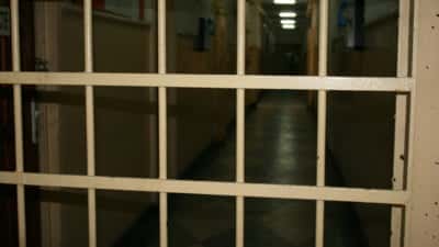 Închisoare pe viață pentru  un individ care și-a ucis fosta soție cu toporul și i-a dat foc