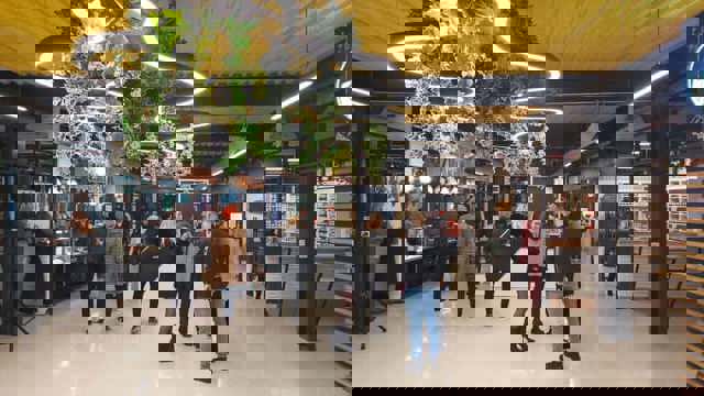 GALERIE FOTO 📸 Cum arată Artizante, piața ca-n Occident deschisă azi la Păulești