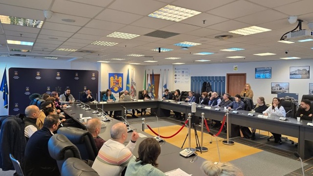 Ce reguli ar fi necesare în centrul Ploieștiului? Conducerea Primăriei i-a chemat la consultări pe reprezentanții HoReCa