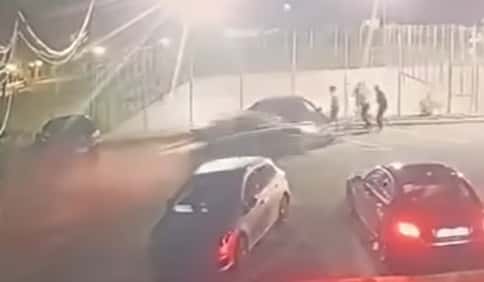 VIDEO Un şofer de 20 de ani a a spulberat cu mașina un grup de tineri