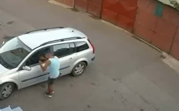 Un tânăr a furat maşina unui livrator şi a vândut-o cu 600 de euro