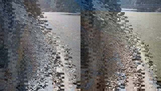 Trafic oprit pe DN57, marți, pentru detonarea unor roci