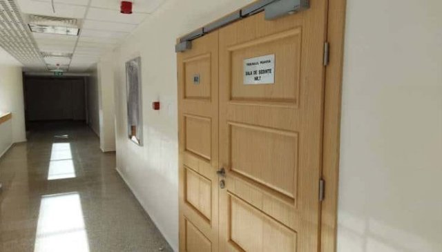 Polițist prahovean trimis în judecată. Este acuzat de luare de mită, după ce a fost prins în flagrant