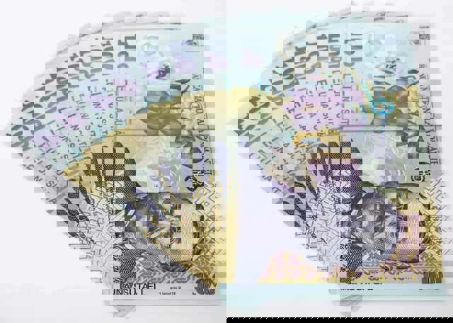 O angajată a Casei de Pensii „vindea” vechime