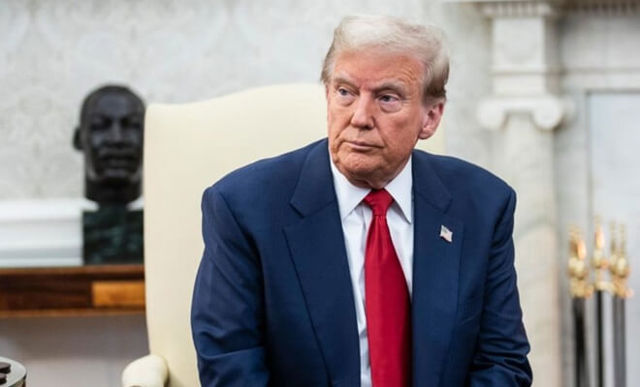 Trump îi dă Iranului un răgaz de 5 zile. Președintele SUA anunță „discuţii aprofundate, detaliate şi constructive”, Teheranul neagă negocierile. Cum reacționează piața petrolului