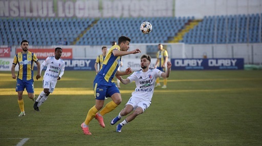 Schimbare de program. Farul-Petrolul se joacă luni seara