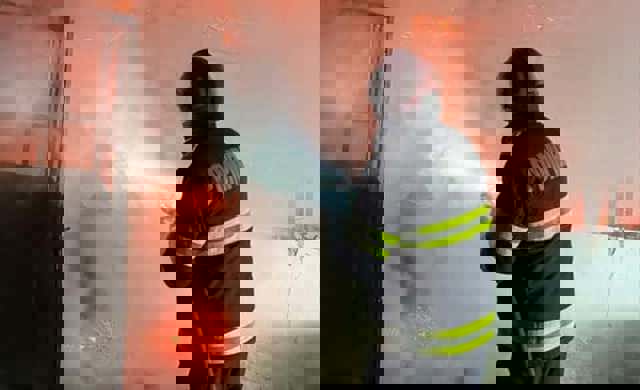 O femeie de 76 de ani a murit într-un incendiu izbucnit de la o țigară aprinsă