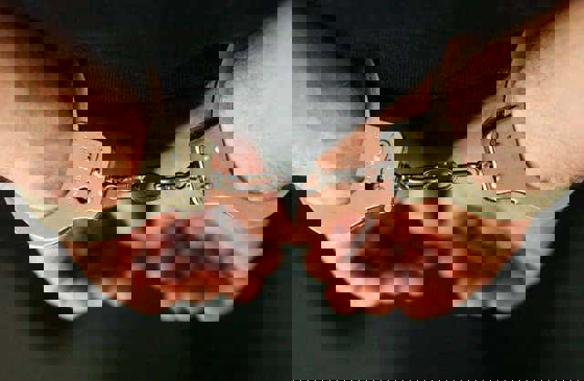 Tânăr reținut de polițiști după ce a accidentat mortal un pieton și a fugit de la fața locului