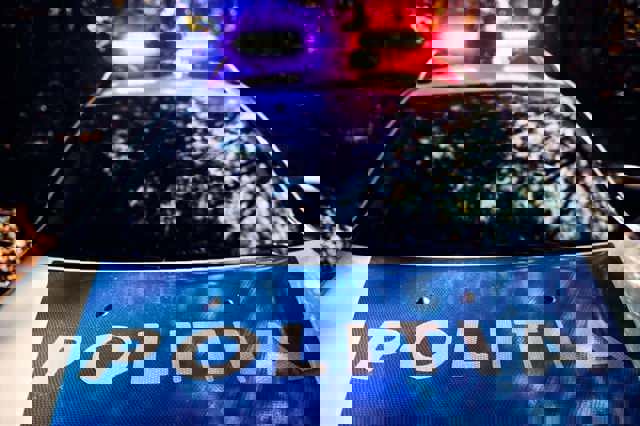 Patru tineri reținuți după ce s-au luat la bătaie pe stradă