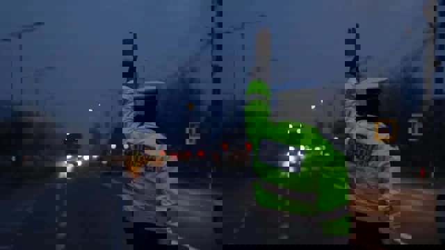 Șofer băut și fără permis, cu șapte minori în mașină, urmărit ca-n filme, de polițiști