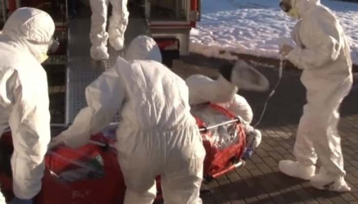 VIDEO - Capsula cu o pacientă suspectă de infectare cu coronavirus, scăpată la urcarea în ambulanță. Precizările IGSU în urma incidentului