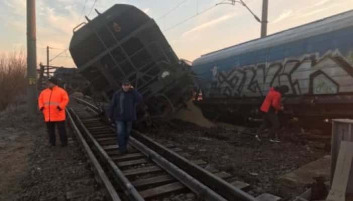 Un tren de marfă cu 37 de vagoane a deraiat între Craiova și București