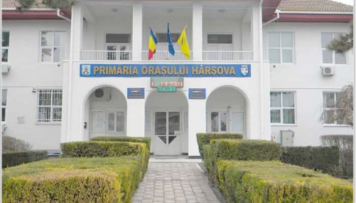 Primăria Hârșova interzice grupurilor mai mari de trei persoane să staționeze pe domeniul public