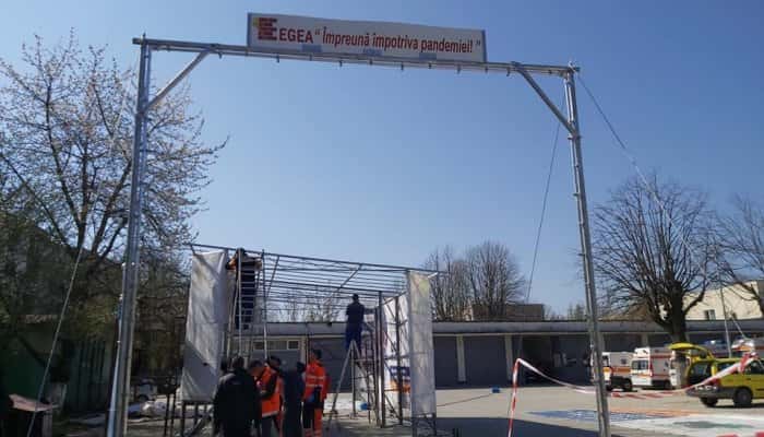 Sistem de dezinfecţie pentru autoutilitarele sanitare, produs de o firmă ploieșteană, instalat la sediul Serviciului de Ambulanţă Judeţean Prahova
