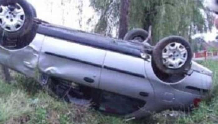 Șapte persoane implicate într-un accident, la Ghighiu. O mașină s-a răsturnat în urma impactului