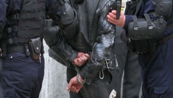 Bărbat din Ploieşti operat de urgenţă după o percheziţie a mascaţilor. Precizări oficiale ale Poliţiei Prahova