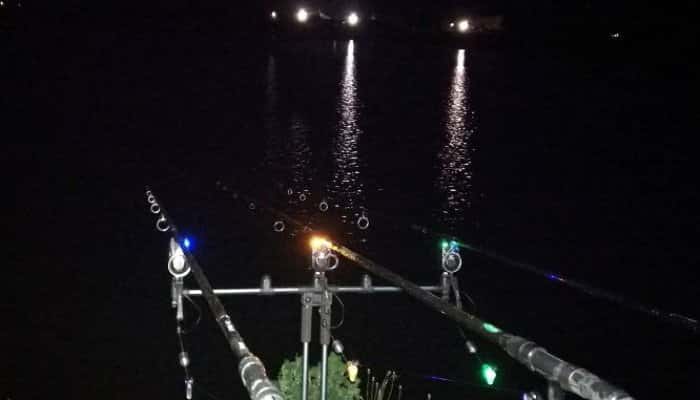 Bărbat salvat de la înec de doi pescari care au crezut că au agățat în undiță o captură uriașă