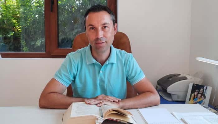 Mihai Apostolache acuză un blat PSD-PNL pentru acapararea secţiilor de vot: "Ce democratie, ce șanse egale? Totul pentru ei, nimic pentru alții!"