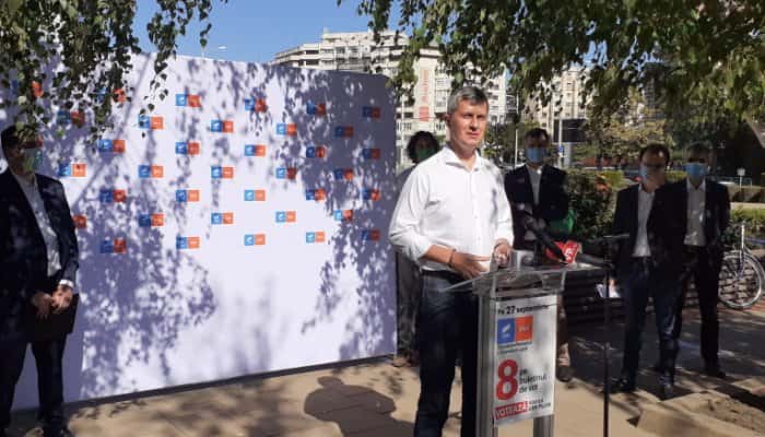 VIDEO | Dan Barna, în campanie la Ploieşti: "Vechea clasă politică ne propune aceiaşi politicieni responsabili de problemele actuale"