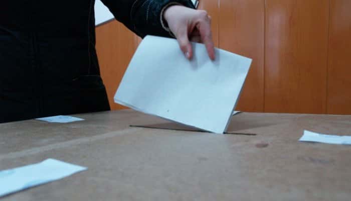 ALEGERI PRAHOVA 2020 | Dosar penal la Sălciile. O femeie s-a &quot;autoservit&quot; cu buletine de vot de pe masa comsiei