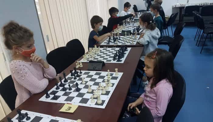 12 medalii pentru șahiștii de la CSM Ploiești