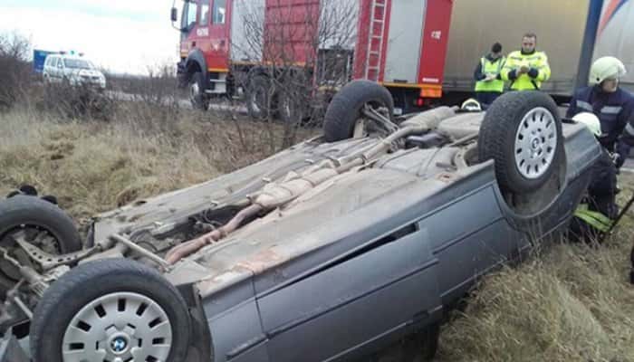 Mașină răsturnată la Negoiești. Intervine și un echipaj de descarcerare