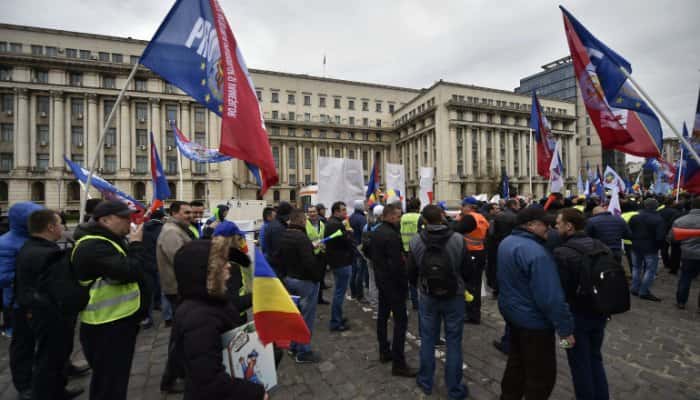 Sindicatele din apărare, ordine publică și grefierii protestează față de înghețarea salariilor
