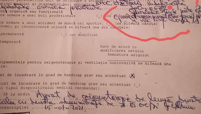 O bătrână a murit în curtea spitalului, așteptând ștampilarea unei scrisori medicale de care depindea contractul pentru aparatul de oxigen
