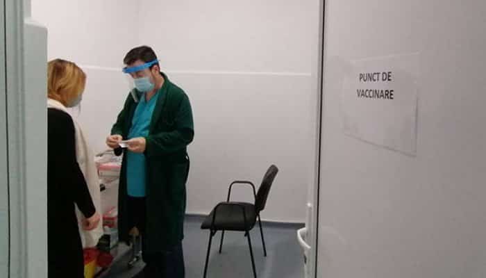 De miercuri se pot face programări pentru vaccinarea cu serul AstraZeneca. Lista centrelor în care va fi administrat în Prahova