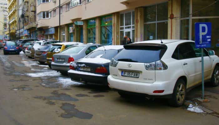 Primarii de sectoare solicită Consiliului General al Capitalei creşterea taxelor de parcare