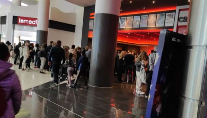 FOTO | Aglomeraţie mare în Ploieşti Shopping City, după redeschiderea cinematografului