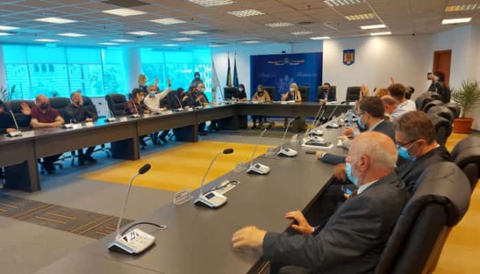 VIDEO | Licitaţia pentru salubritatea Ploieştiului poate începe, după votul dat astăzi de Consiliul Local
