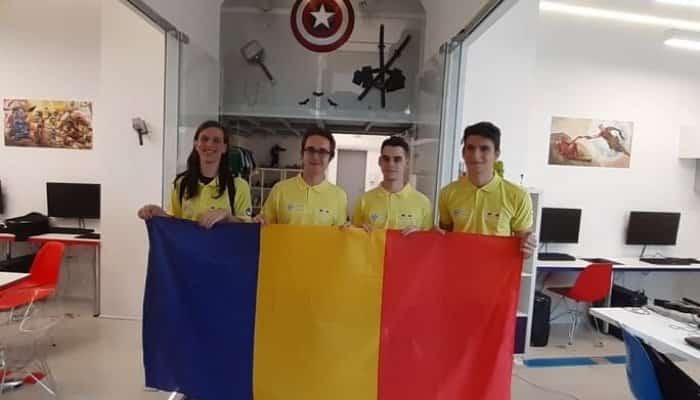 Cei patru elevi romani medaliati la editia din 2021 a Olimpiadei Internationale de Informatica