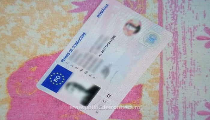 Un român a plătit 1.600 de euro pentru o poză cu un permis de conducere pe care le-a arătat-o polițiștilor, la control