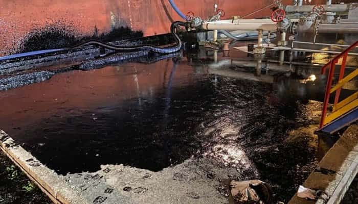 Poluare cu păcură în portul Midia Năvodari