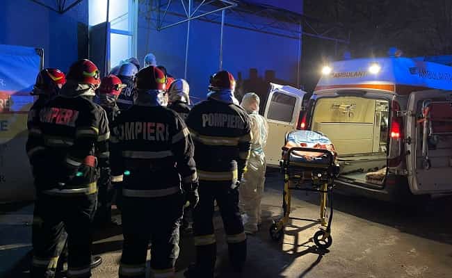16 pacienți Covid, între 33 și 78 de ani, transferați după incendiul de la Movila. Starea unuia dintre supraviețuitori s-a agravat