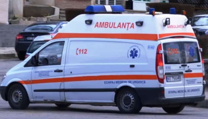 Fată de 13 ani atacată cu o sticlă incendiară de un individ