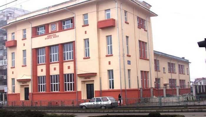 Școala "Sf. Vasile" din Ploiești a intrat în on-line de joi, 3 februarie