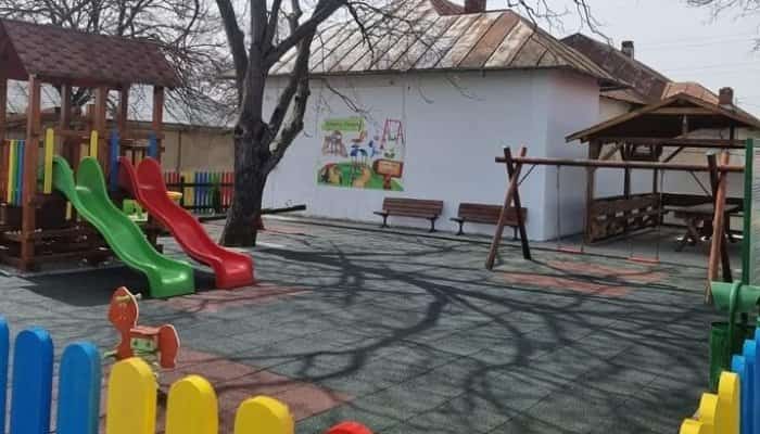 Un nou loc de joacă amenajat pentru copiii din Florești