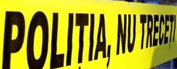 Cadavrul unui bărbat neidentificat, devorat de animale, găsit lângă o casă 