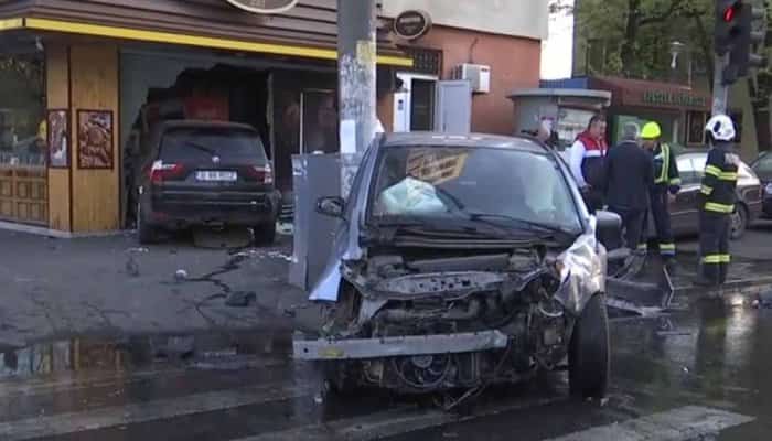 Accident spectaculos în București. O mașină a intrat într-o patiserie