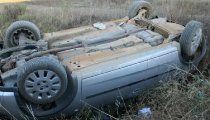 șofer autoturism răsturnat mașină
