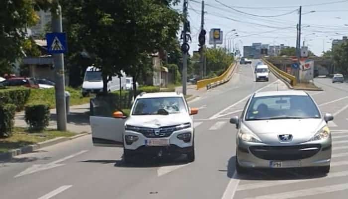 FOTO | Ploieştean lovit de o maşină pe trecerea de pietoni, la baza podului de lângă Gara de Sud