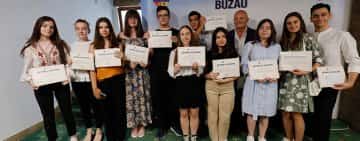 Absolvenții buzoieni cu media 10 la examenele naționale, premiați cu câte 3.500 de lei