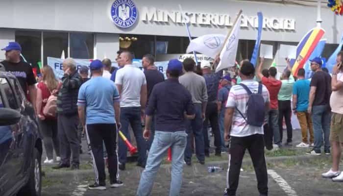 Angajaţii Alro au fost anunţaţi că fabrica de la Slatina se va închide până în luna mai