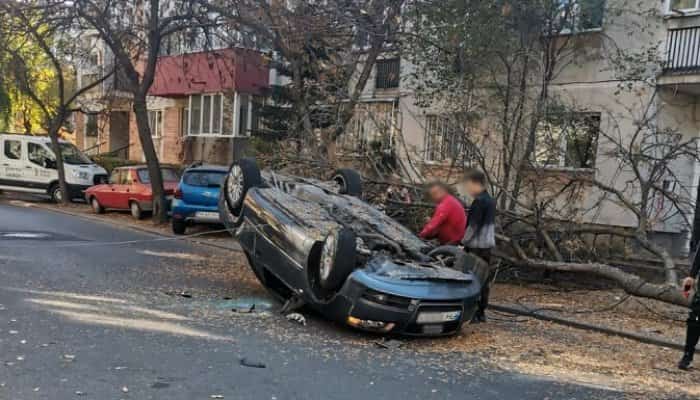 accident mașină s-a răsturnat păltiniș