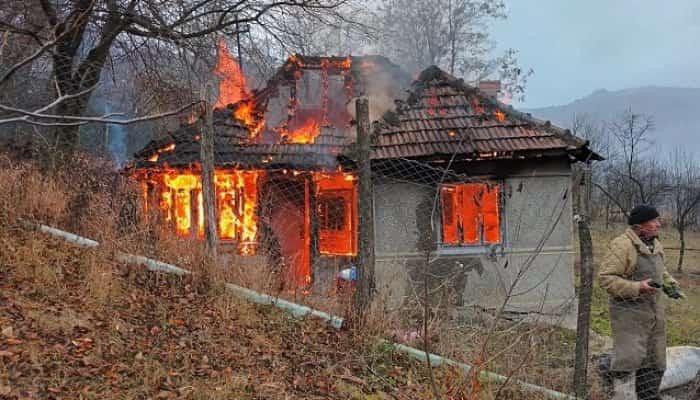 Un băiețel de un an și o fetiță de 2 ani și 6 luni au murit într-un incendiu care le-a cuprins locuința